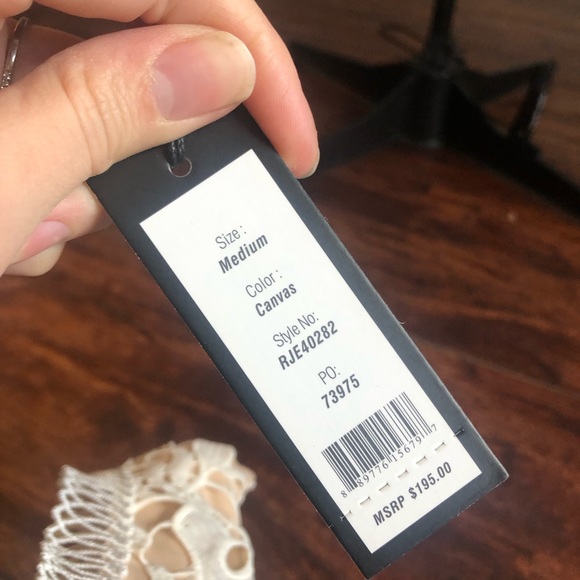 🧺Romeo & Juliet Couture White and Nude Lace V-Neck Formal Dress, NWT, size M - Picture 6 of 6